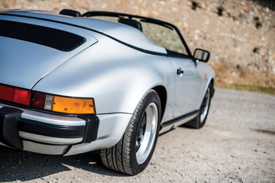 Детали экстерьера Porsche 911 Carrera Speedster (911) 1989 года  (фото 32 из 59)